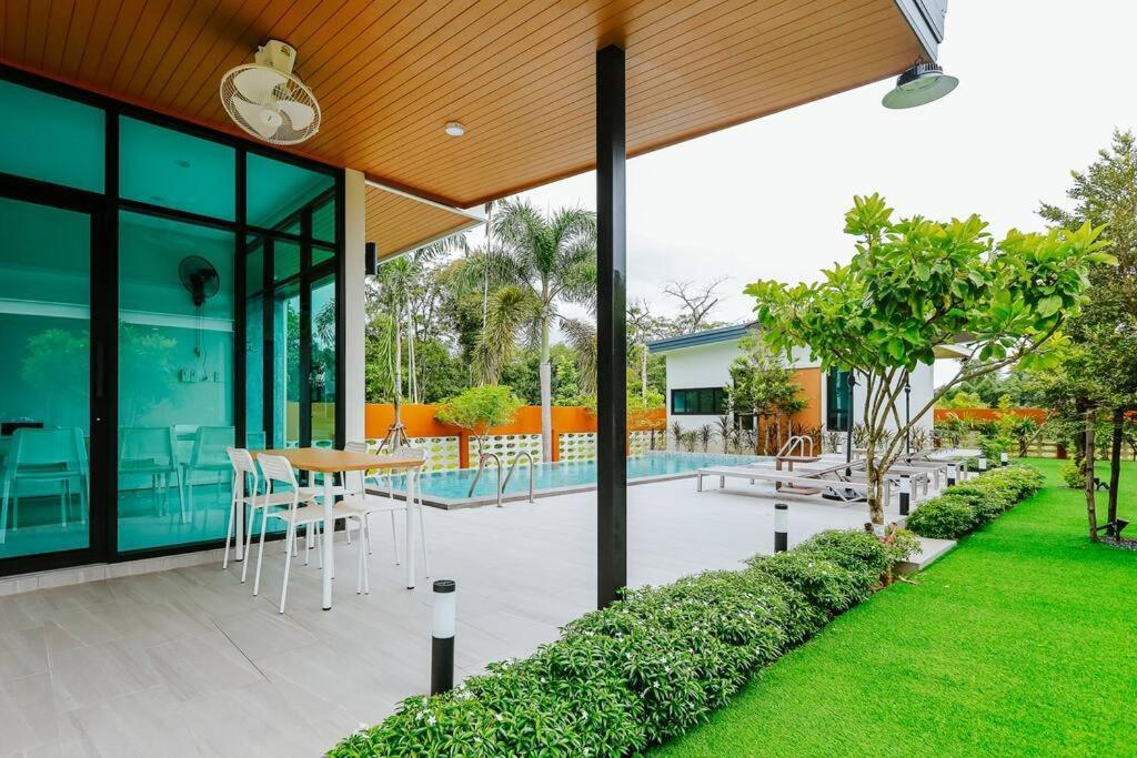 Cheeva Pool Villa Khao Lak Esterno foto