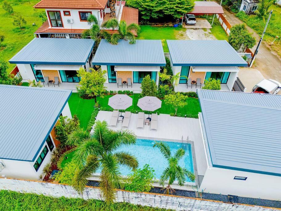 Cheeva Pool Villa Khao Lak Esterno foto